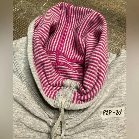 Lululemon In A Cinch Long Sleeve Pullover - Picture 5 of 9